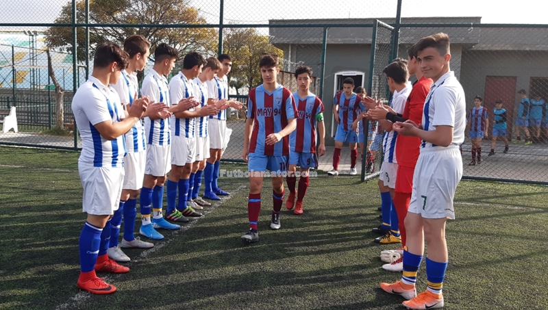 Şampiyon Dolayobaspor alkışlarla sahaya çıktı