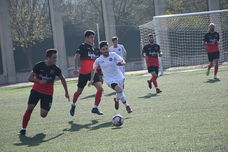 K.Çekmece İY ile Okspor maçında gol sesi çıkmadı