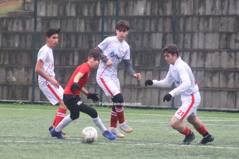 1877 Alemdağspor’dan farklı galibiyet