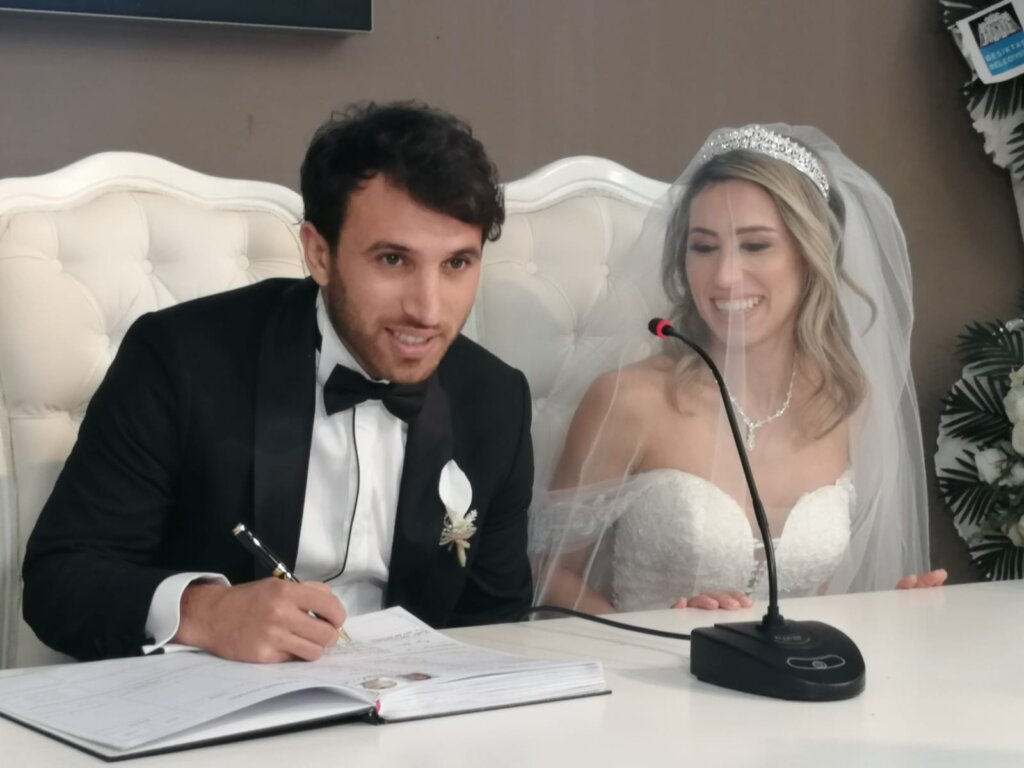 Aziz Abaramak Dünya evine girdi