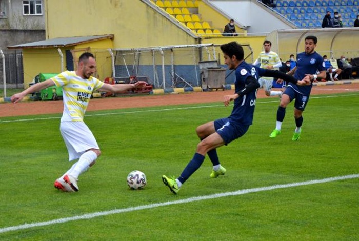 1877 Alemdağspor zorlu maçı kazanmayı bildi