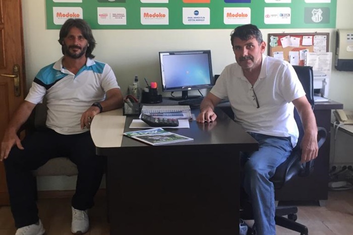 Dudulluspor şampiyon hocası ile devam kararı aldı