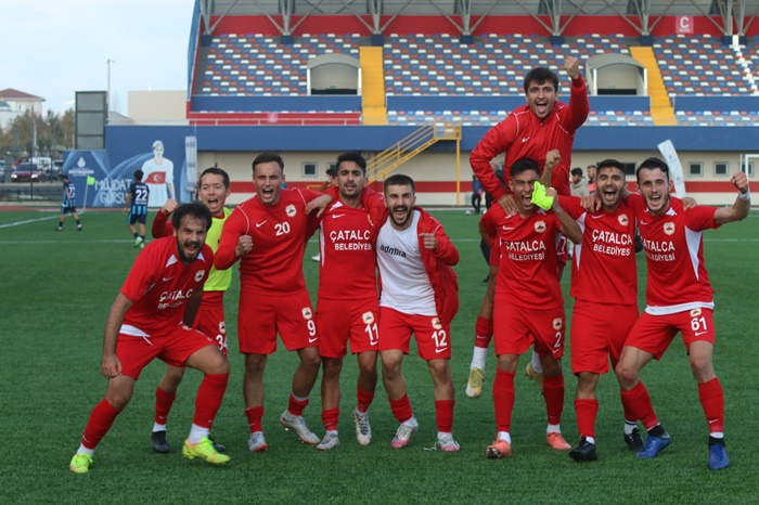 Çatalcaspor’dan milyonluk takıma futbol dersi