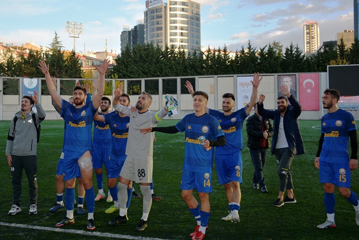 Küçükçekmece Sinopspor Gebzespor’un yenilmezliğine son verdi