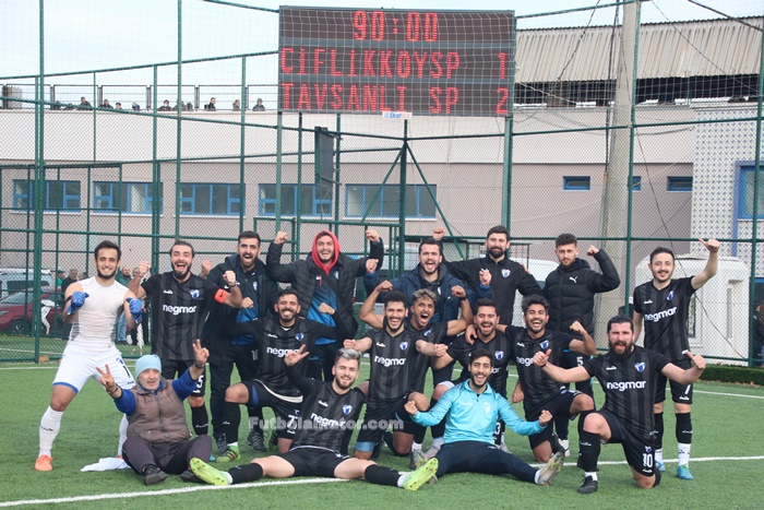 Negmar Tavşanlı Belediyespor 10 kişi ile kazandı