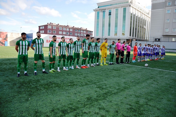 Yeşilova Esnafspor zorda olsa kazandı lider oldu