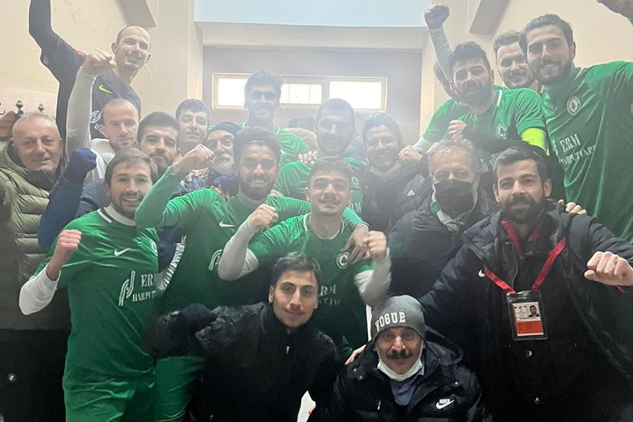 Çamlıcaspor’da gemiyi kaptanlar kurtardı