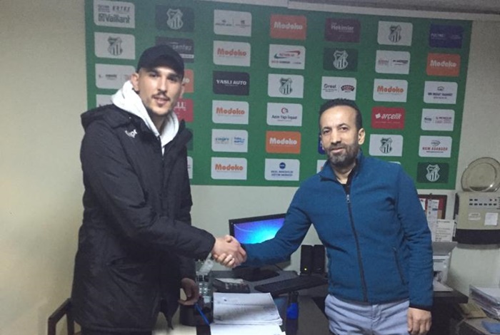 Dudulluspor kalesini gole kapadı