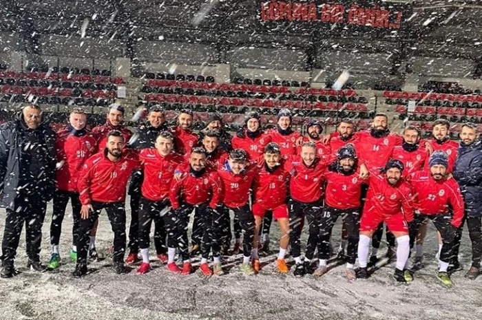 Gülsuyuspor Kar Kış demeden Klasman maçlarına hazırlanıyor
