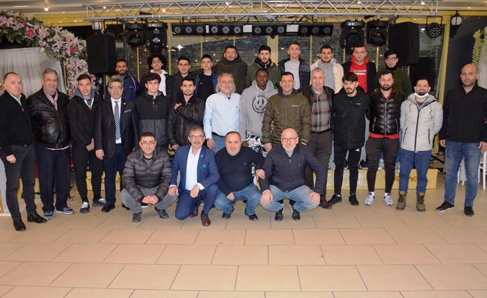 İstanbul Balkanspor’dan futbolcularına moral yemeği