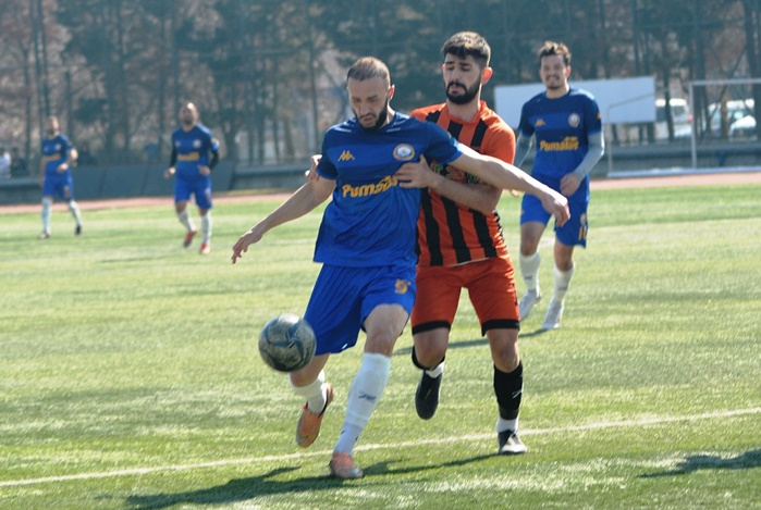 Küçükçekmece Sinopspor zirvedeki yerini korudu