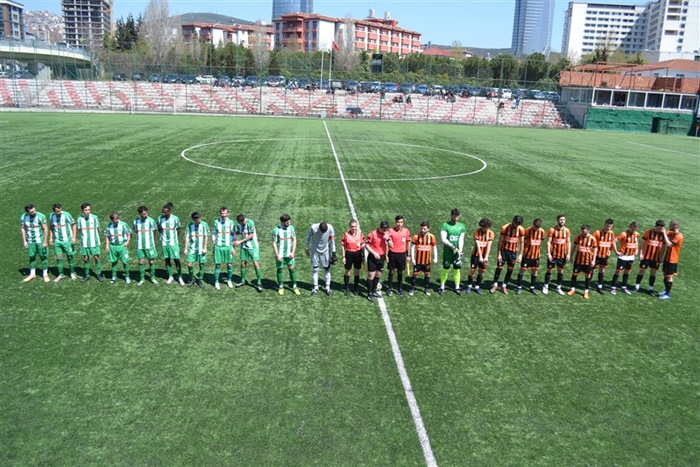 Adalarspor son 10 dakikada kazandı
