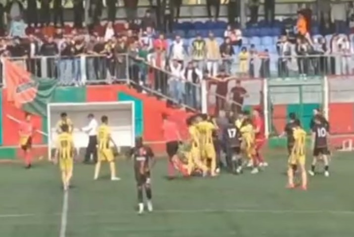 Çiğdemspor-Maltepe Yıldızspor maçı tatil edildi