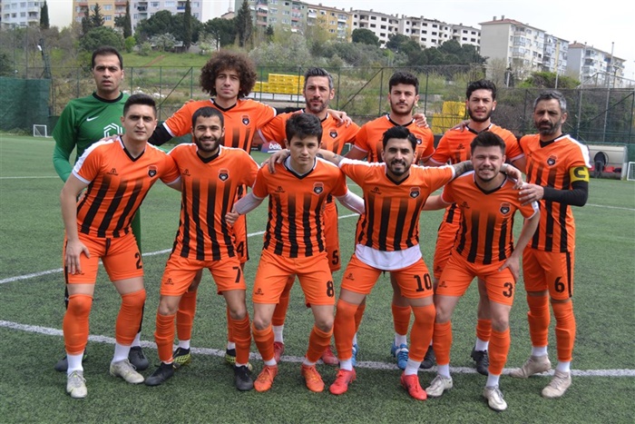 Fikirtepe Dumlupınarspor liderlik koltuğunda