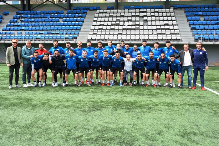 Küçükçekmece Sinopspor kritik maç öncesi kampa girdi