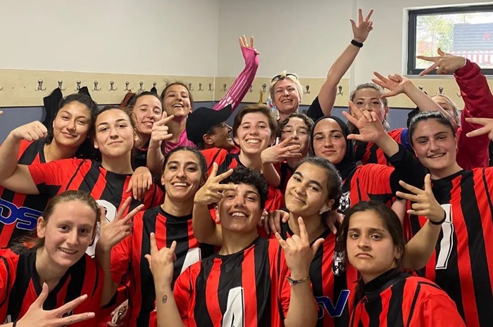 Sude Gökkaya atıyor Pendik Güvenspor kazanıyor