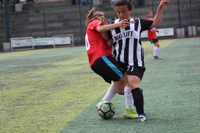Rüzgarlıbahçespor 90+5’de puanı kurtardı