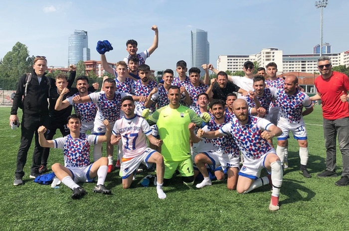 Çekmeköyspor şampiyonluğa koşuyor