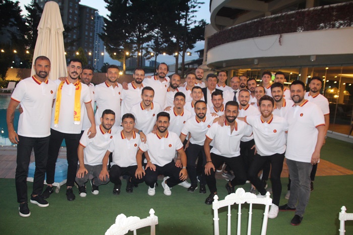 Galatasaray Taçspor şampiyonluk yemeğinde bir araya geldi
