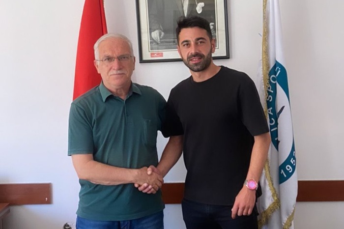 Anıl Üstün Çamlıcaspor ile yeniden anlaştı