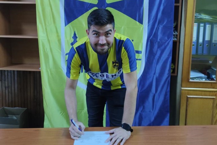 Emre Sezer yuvada kaldı