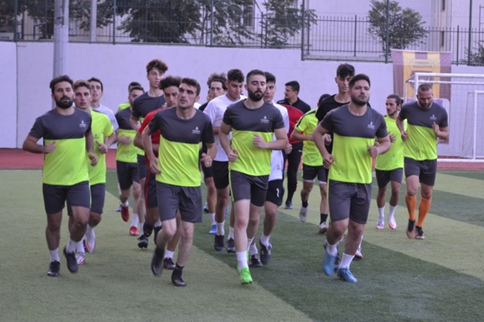 Fikirtepe Dumlupınarspor top başı yaptı