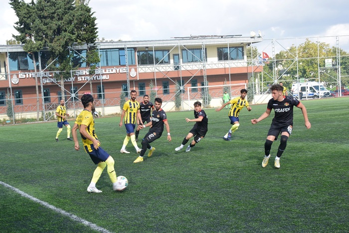 Küçükçekmece Sinopspor uzatmalarda kazandı