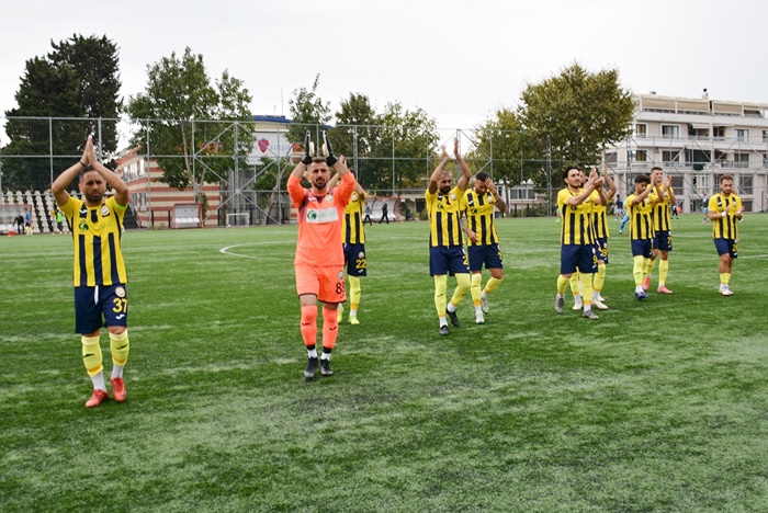 Küçükçekmece Sinopspor 3 puanı 3 golle aldı
