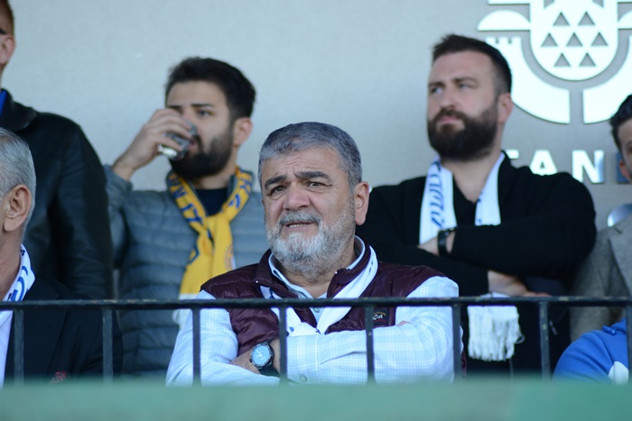 Orhan : Ayağa kalkmalıyız