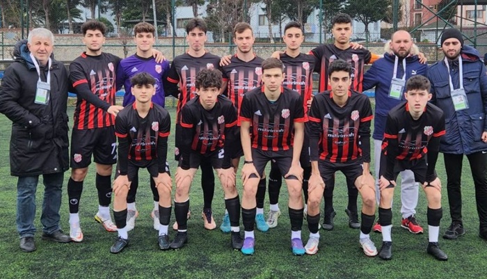 Beykoz Çavuşbaşı gençleri şampiyonluğa ulaştı