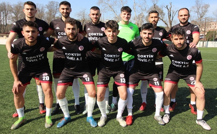 Ortaçeşmespor tarlanın taşlarını ayıkladı