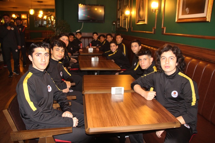 Taçspor şampiyon takımına iftar programı yaptı
