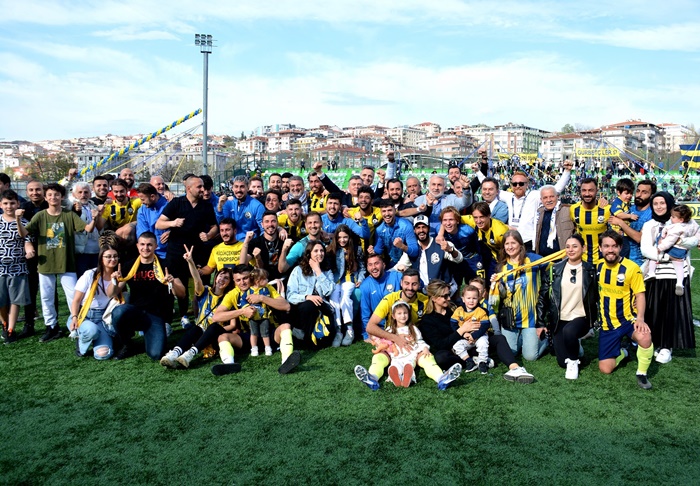Küçükçekmece Sinopspor şampiyonluğunu ilan etti