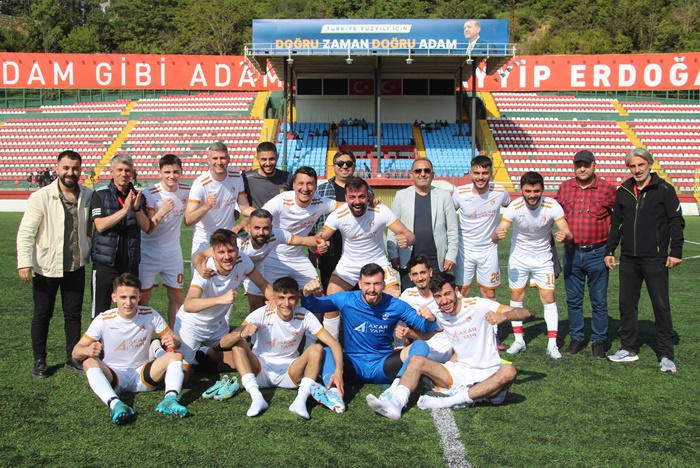 Çekmeköy Çarşıspor ikinci sıraya yükseldi