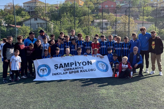 Alkışlar Ümraniye İnkilapspor U12 takımına