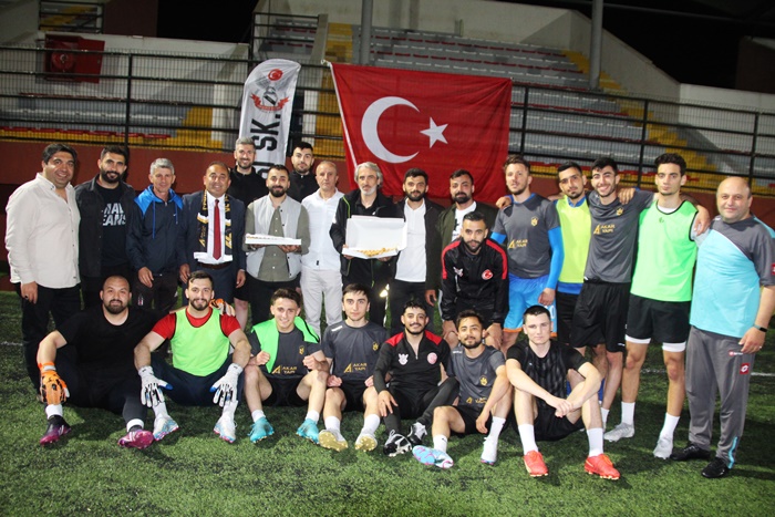 Çekmeköy Çarşıspor şampiyonluk maçına çıkıyor