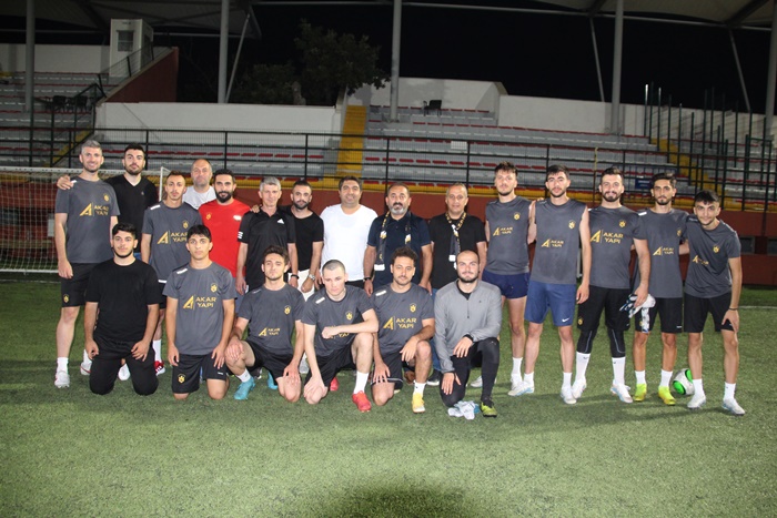 Çekmeköy Çarşıspor şampiyonluk hedefi ile sahaya indi