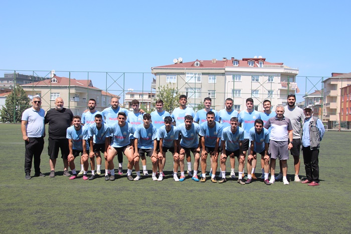 İstanbul Esnafspor sahaya indi