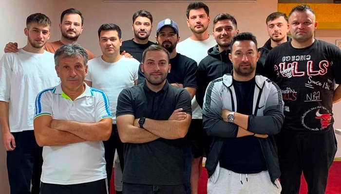 Çiğdemspor 8 imza hızlı bir giriş yaptı