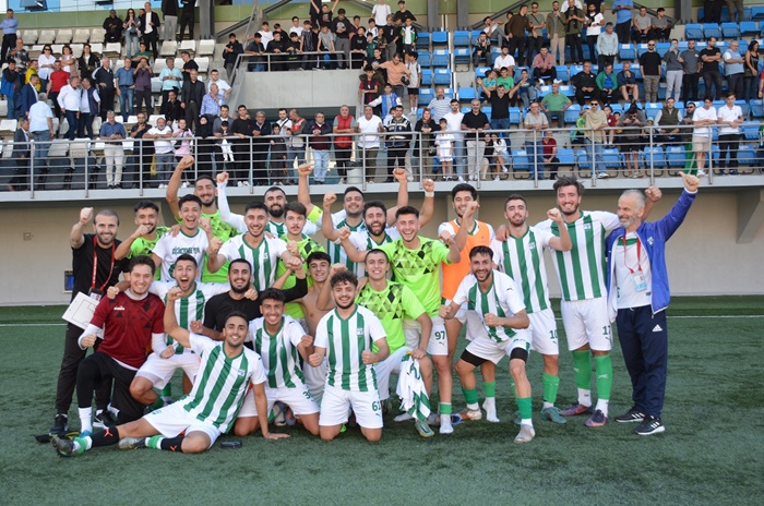 3 penaltı atılan maçı Yeşilova Esnafspor tek golle kazandı
