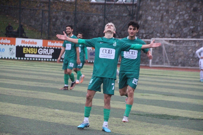 Dudulluspor erteleme maçını 5 golle kazandı