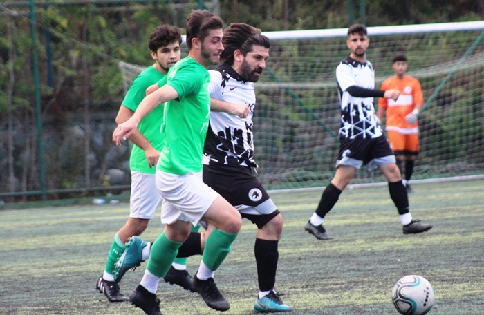 Kavacık Stadında tribünler uyudu