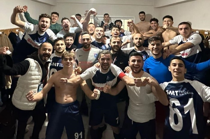 1877 Alemdağspor lideri devirdi