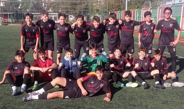 Paşabahçe U14’de şampiyonluğa koşuyor