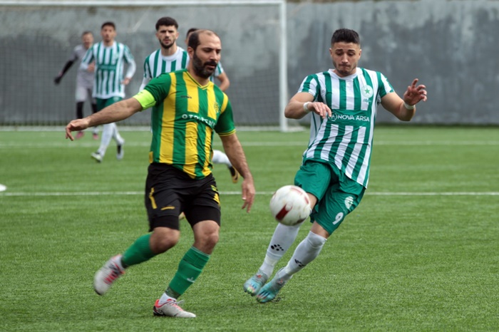 Üsküdar Anadolu şampiyonluğu ateşe attı