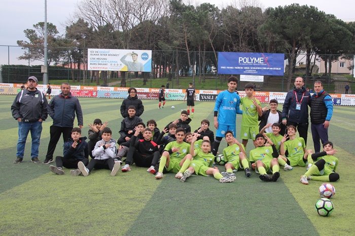 Ümraniye Çakmakspor takibini sürdürüyor