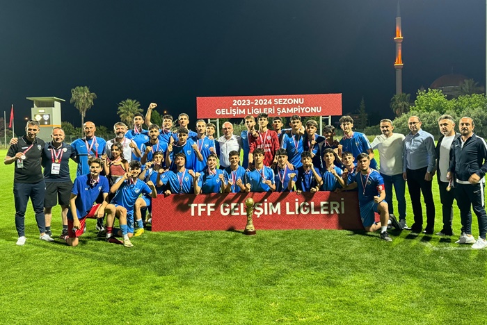 U17 Gelişim Ligi Şampiyonu Sultanbeyli Belediyespor oldu