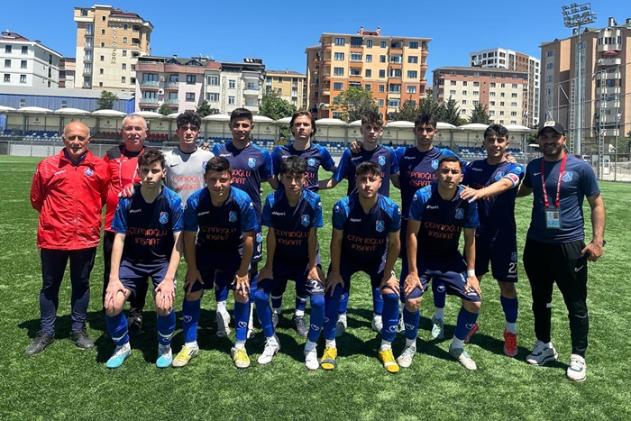 1877 Alemdağspor şampiyonluk yolunda hata yapmadı 