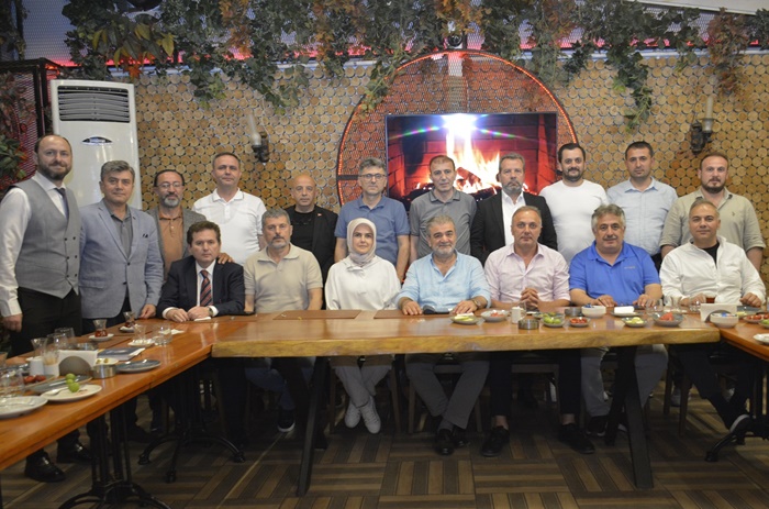 Küçükçekmece Sinopspor yeni yönetimi ilk toplantısını yaptı