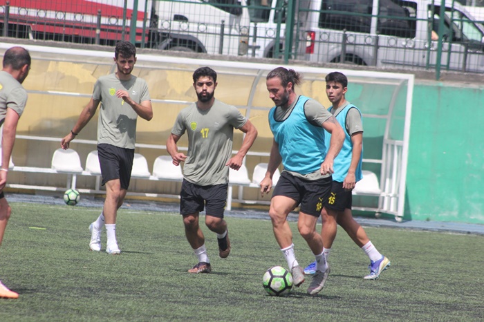Ayazağaspor da çalışmalar devam ediyor